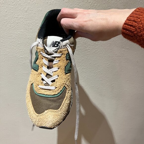 Awesome New Balance 574 - 9 Women's / 7.5 Men's - Like New - Yellow / Green - Picture 6 of 14